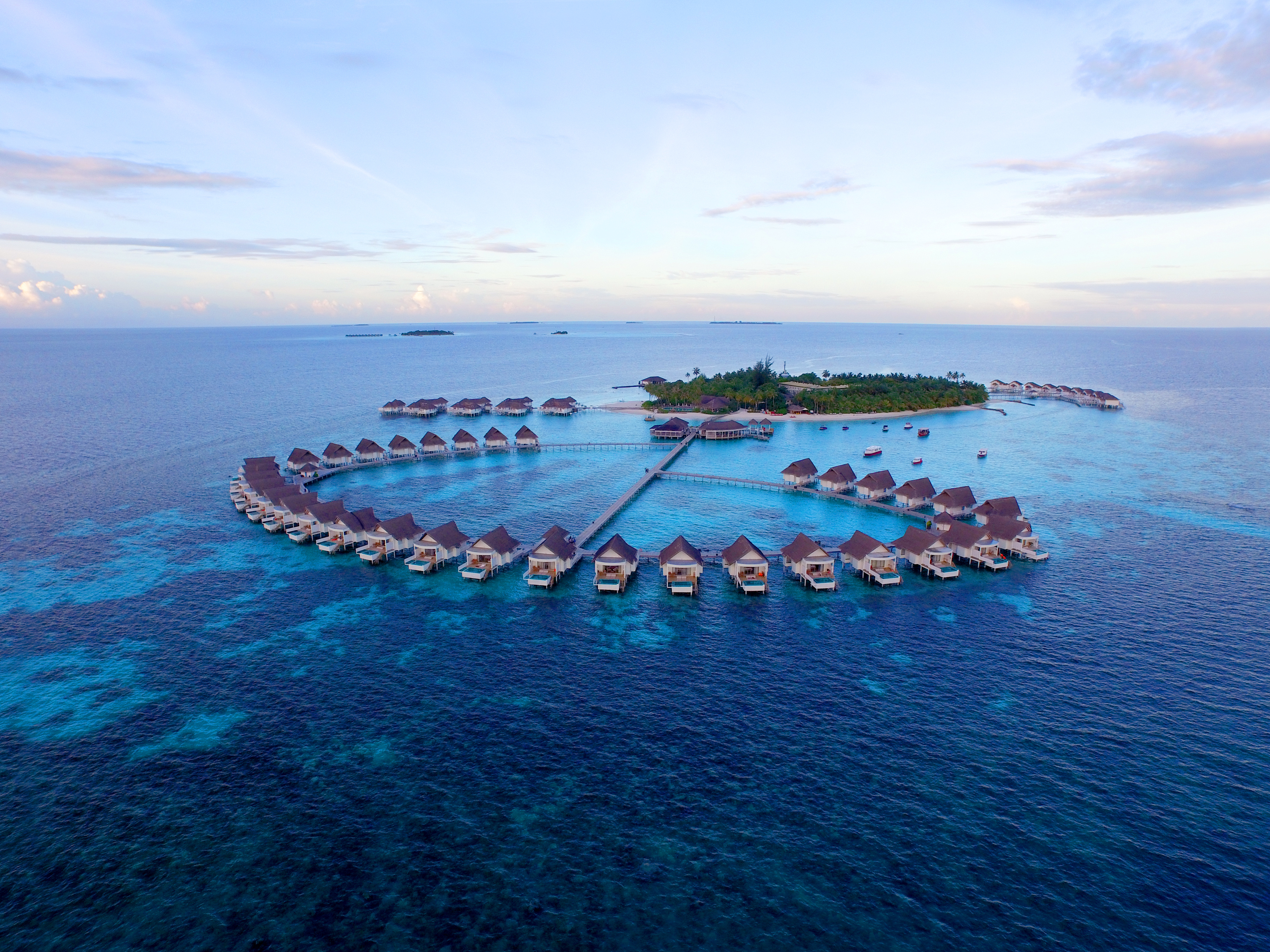 Island resort spa мальдивы. Centara Grand Island Resort Spa Maldives. Grand Island Resort & Spa Maldives 5*. Мальдивы Centara. Centara Grand Island Resort & Spa 5*.